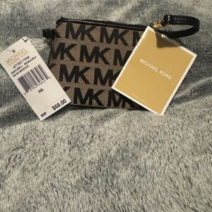 Michael Kors Jet Set Wristlet – NWT Logo Black/Beige